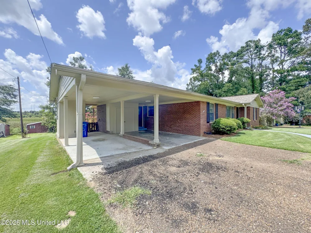 256 Pollard Street Batesville, MS 38606