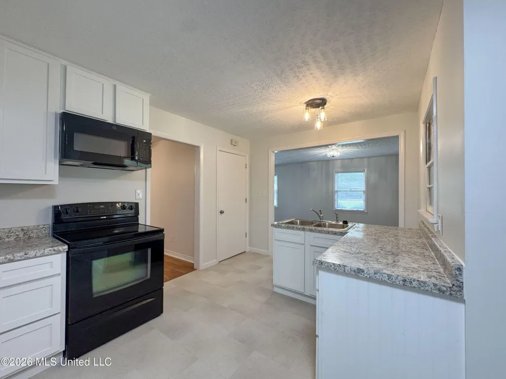 256 Pollard Street Batesville, MS 38606