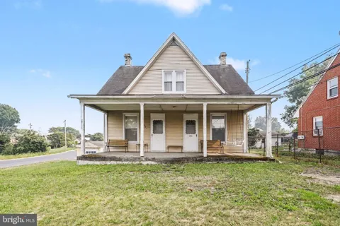 4001 LOCUST LANE