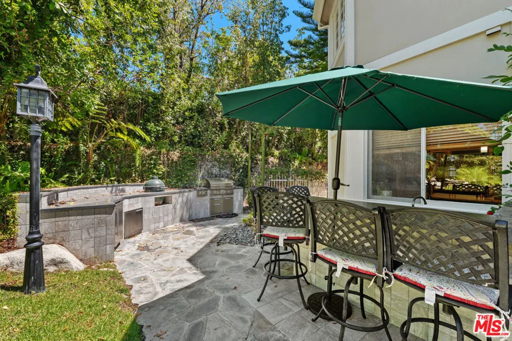 5405 Fremantle Lane Calabasas, CA 91302
