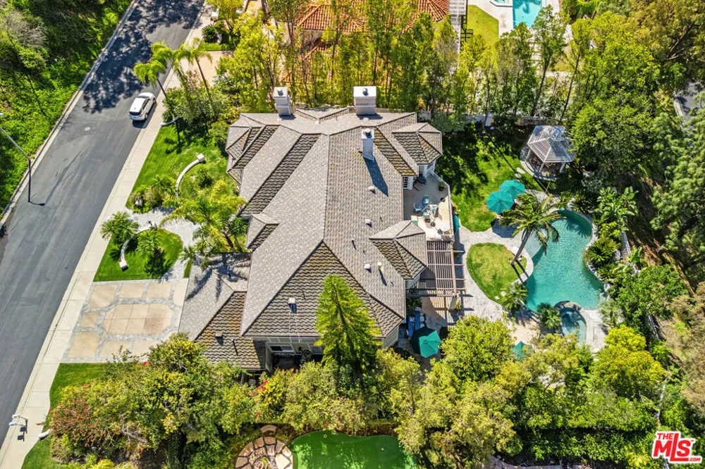 5405 Fremantle Lane Calabasas, CA 91302