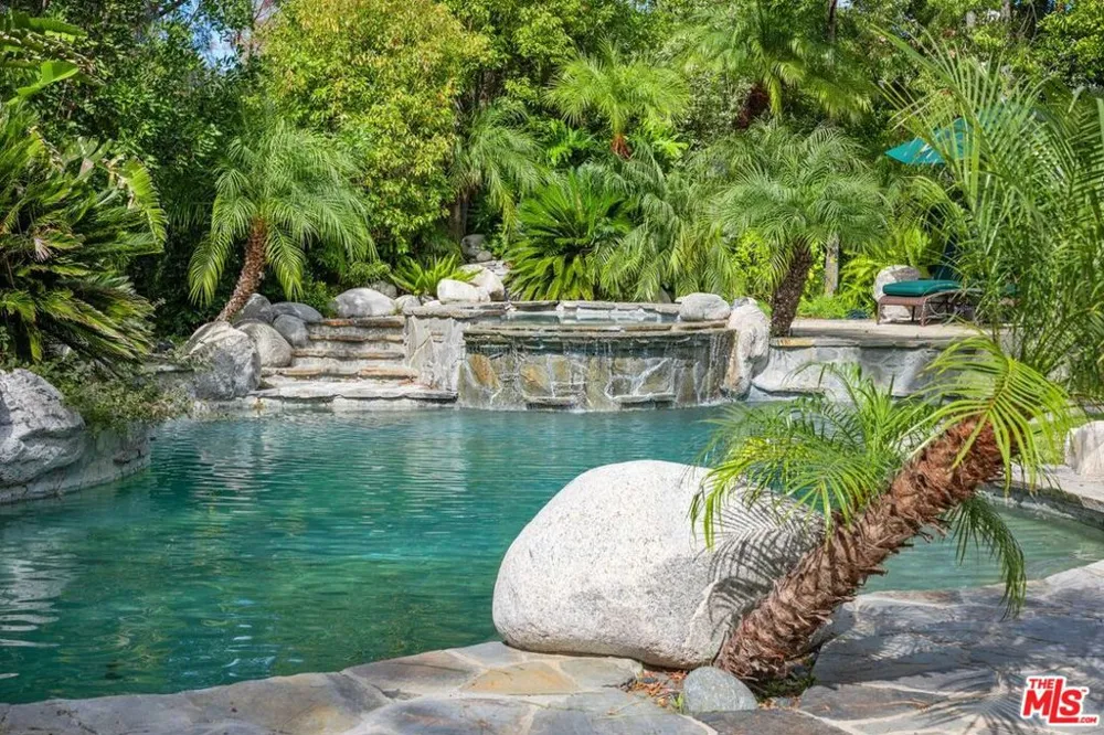 5405 Fremantle Lane Calabasas, CA 91302