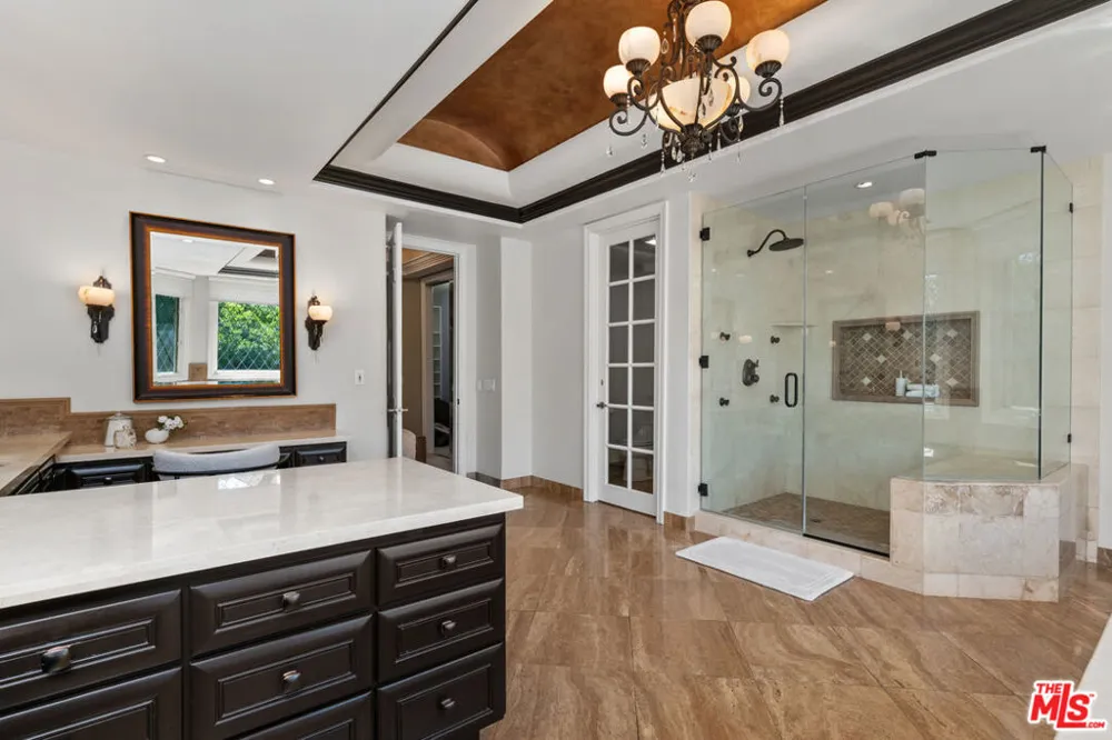 5405 Fremantle Lane Calabasas, CA 91302