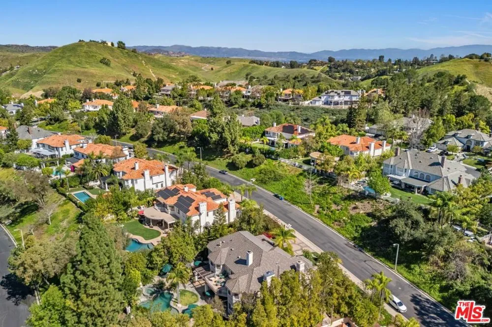 5405 Fremantle Lane Calabasas, CA 91302