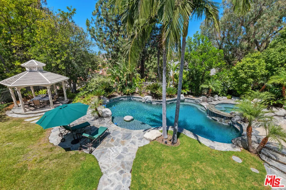 5405 Fremantle Lane Calabasas, CA 91302