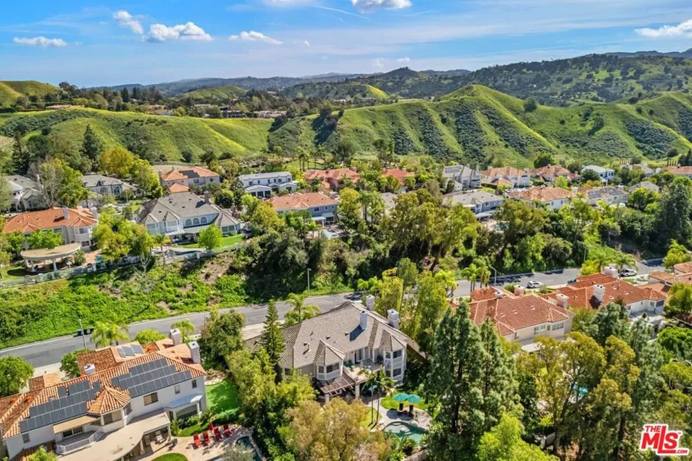 5405 Fremantle Lane Calabasas, CA 91302