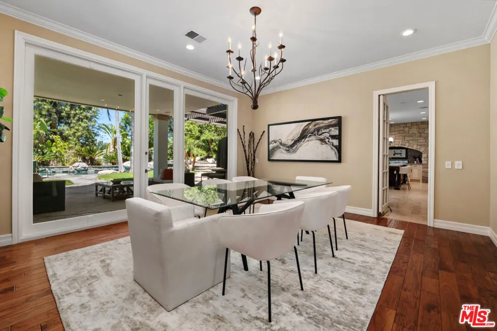 5405 Fremantle Lane Calabasas, CA 91302