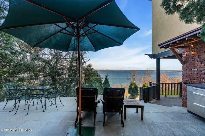 18 BELVIDERE RD Atlantic Highlands, NJ 07716
