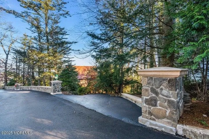 18 BELVIDERE RD Atlantic Highlands, NJ 07716