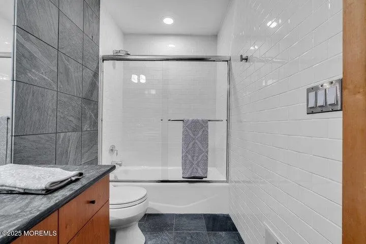 18 BELVIDERE RD Atlantic Highlands, NJ 07716