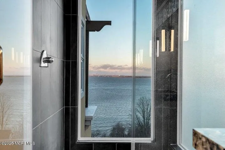 18 BELVIDERE RD Atlantic Highlands, NJ 07716