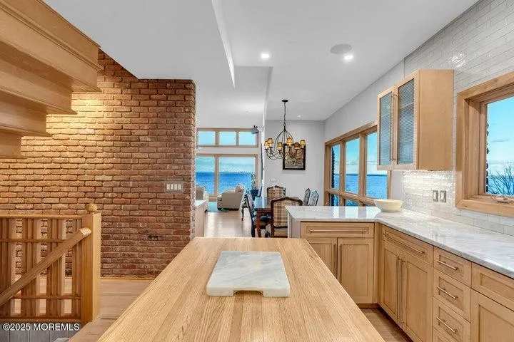 18 BELVIDERE RD Atlantic Highlands, NJ 07716
