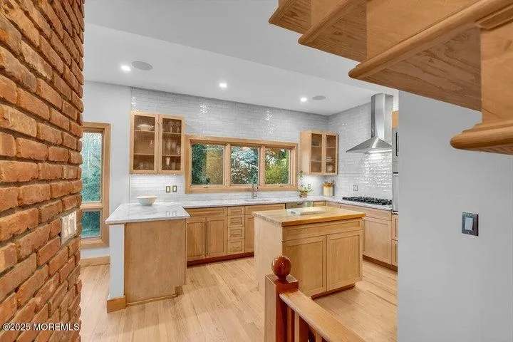 18 BELVIDERE RD Atlantic Highlands, NJ 07716