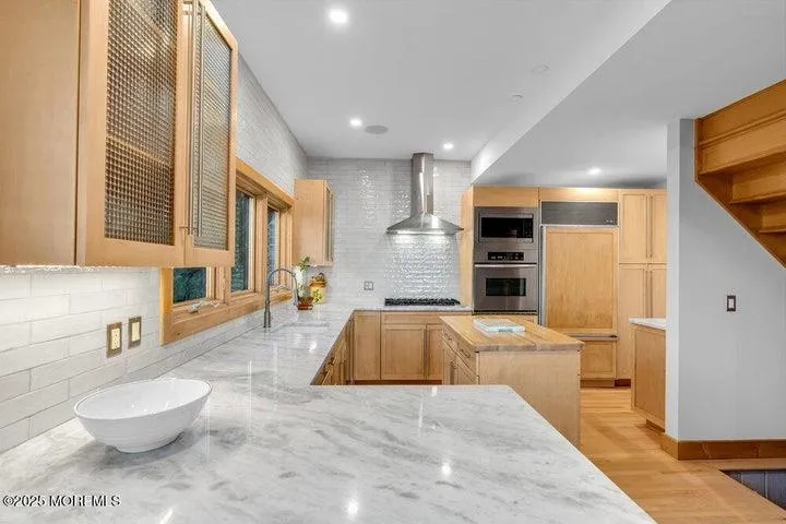 18 BELVIDERE RD Atlantic Highlands, NJ 07716