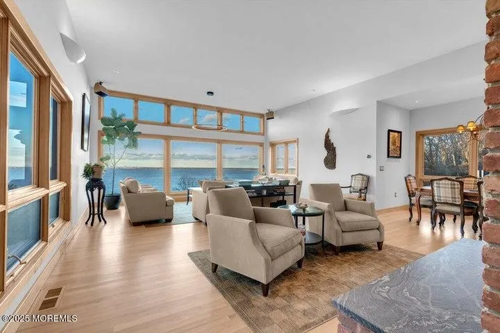 18 BELVIDERE RD Atlantic Highlands, NJ 07716