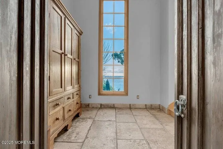 18 BELVIDERE RD Atlantic Highlands, NJ 07716