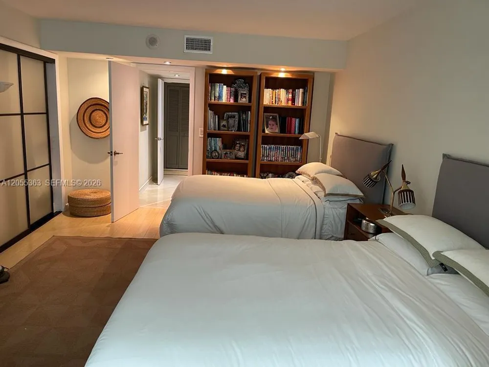 600 Grapetree Dr #7CS Key Biscayne, FL 33149