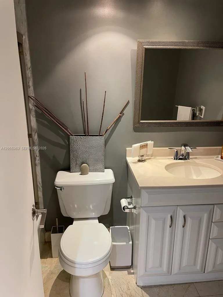 600 Grapetree Dr #7CS Key Biscayne, FL 33149
