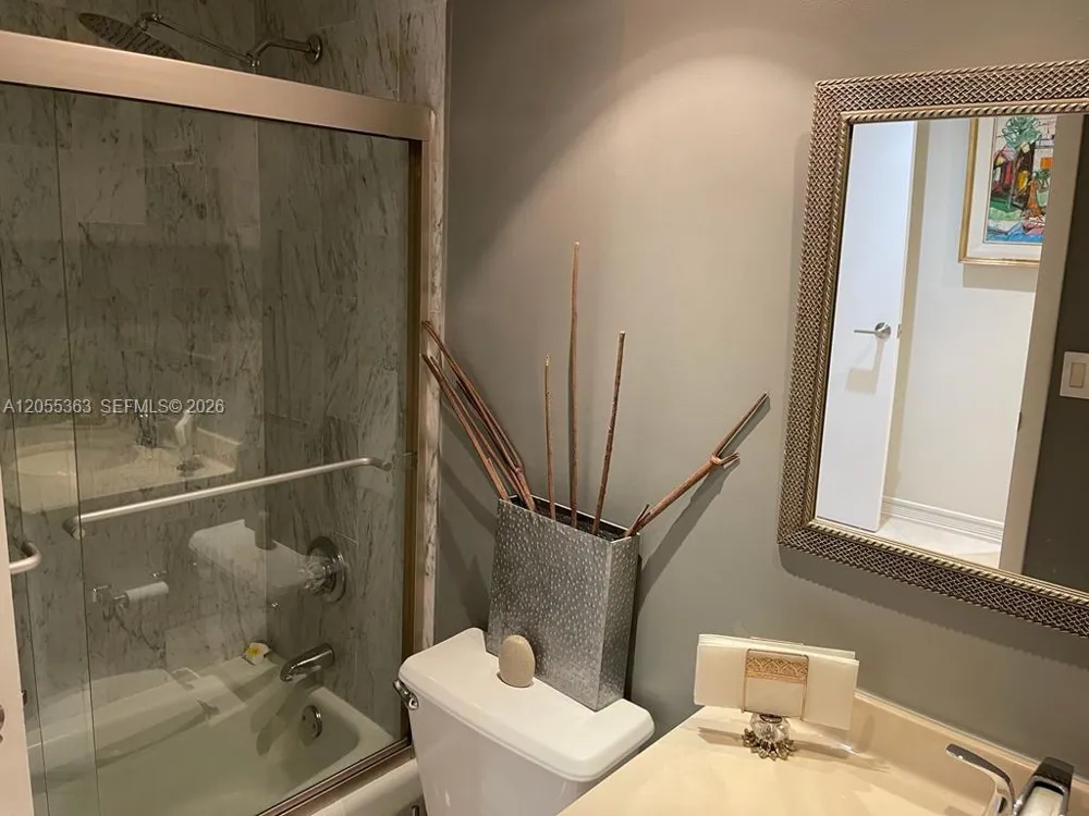 600 Grapetree Dr #7CS Key Biscayne, FL 33149