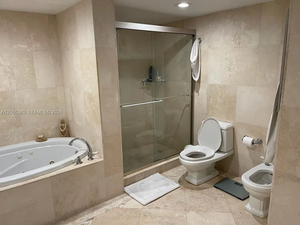 600 Grapetree Dr #7CS Key Biscayne, FL 33149