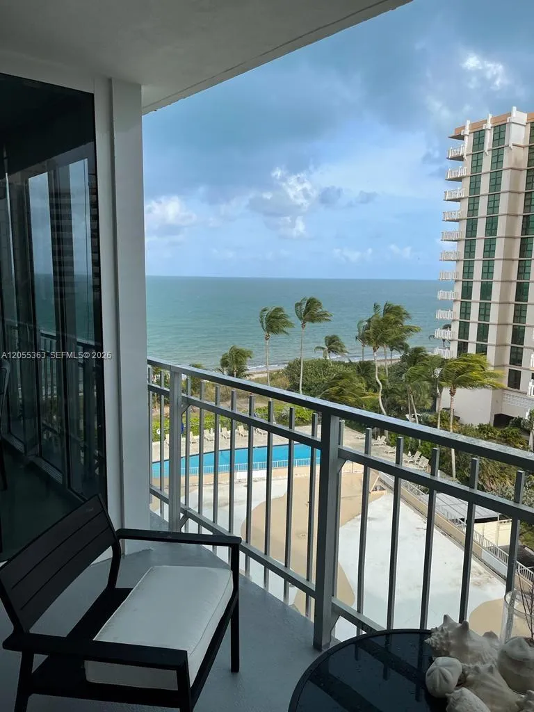 600 Grapetree Dr #7CS Key Biscayne, FL 33149