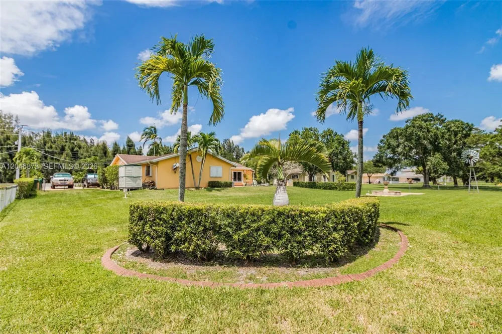 13450 SW 26th St Davie, FL 33325