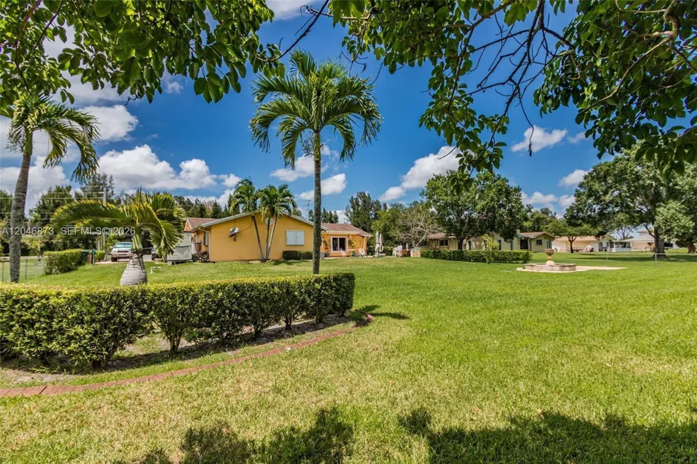 13450 SW 26th St Davie, FL 33325