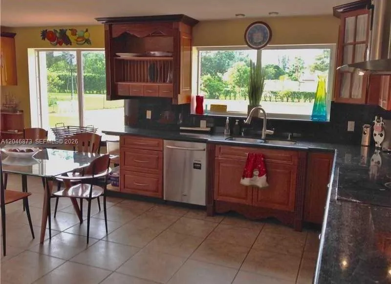 13450 SW 26th St Davie, FL 33325