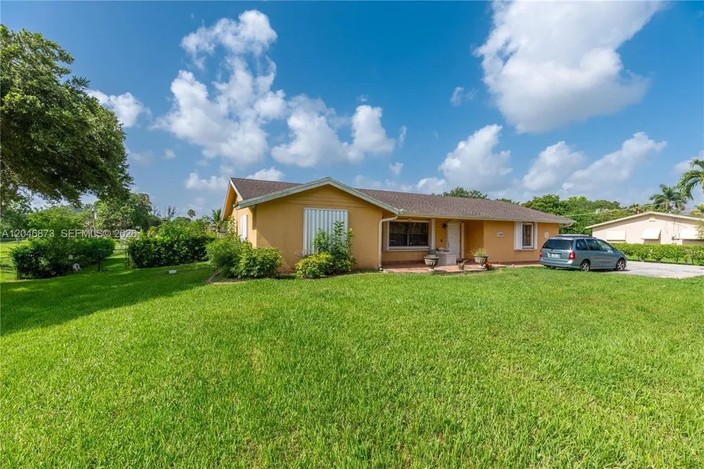 13450 SW 26th St Davie, FL 33325