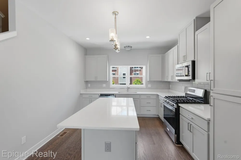 25550 Grandview Lane #39 Novi City, MI 48375