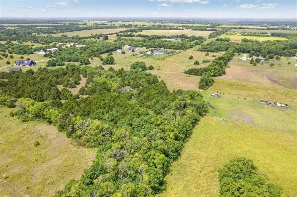 10843 E Line Road Trenton, TX 75490
