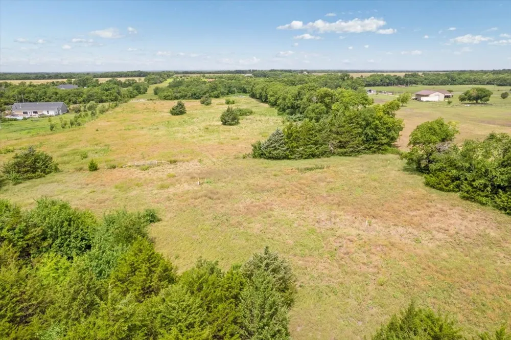 10843 E Line Road Trenton, TX 75490