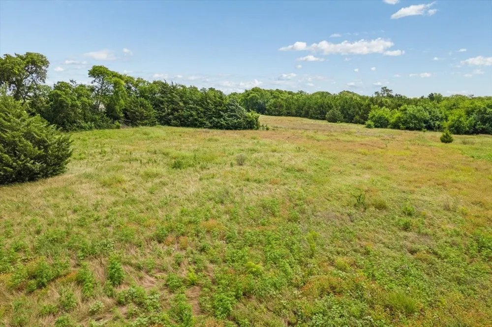 10843 E Line Road Trenton, TX 75490