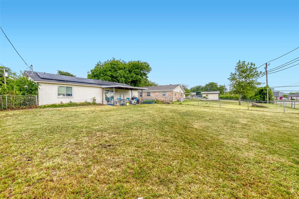 216 Prairie View Road Crowley, TX 76036