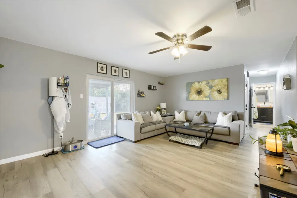 216 Prairie View Road Crowley, TX 76036
