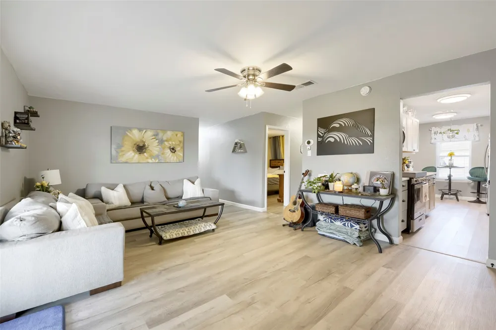 216 Prairie View Road Crowley, TX 76036