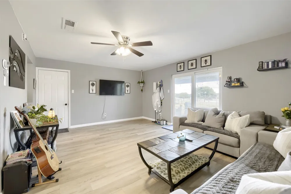 216 Prairie View Road Crowley, TX 76036