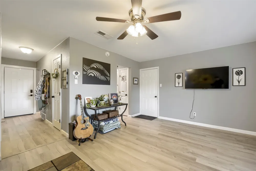 216 Prairie View Road Crowley, TX 76036