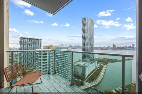 1 SHORE LANE