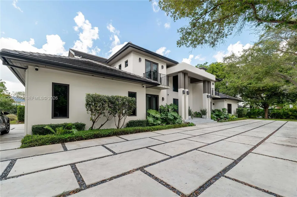 11200 SW 60th Ave Pinecrest, FL 33156
