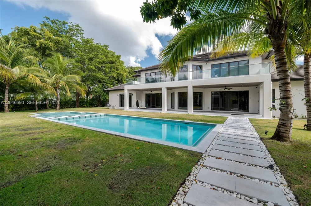 11200 SW 60th Ave Pinecrest, FL 33156