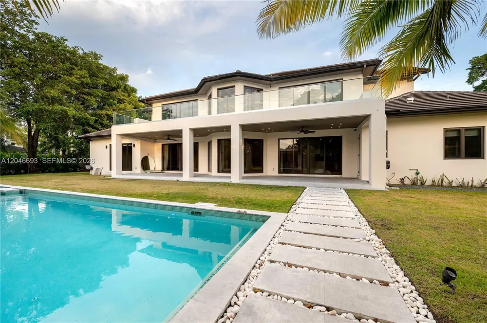 11200 SW 60th Ave Pinecrest, FL 33156