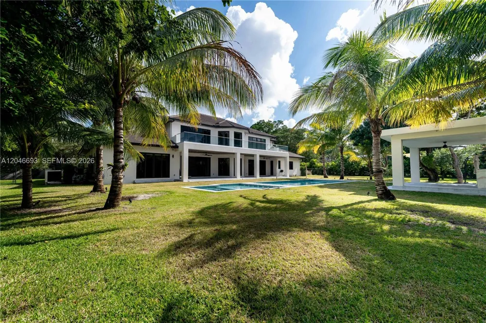 11200 SW 60th Ave Pinecrest, FL 33156