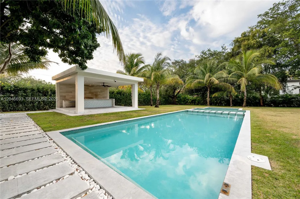 11200 SW 60th Ave Pinecrest, FL 33156