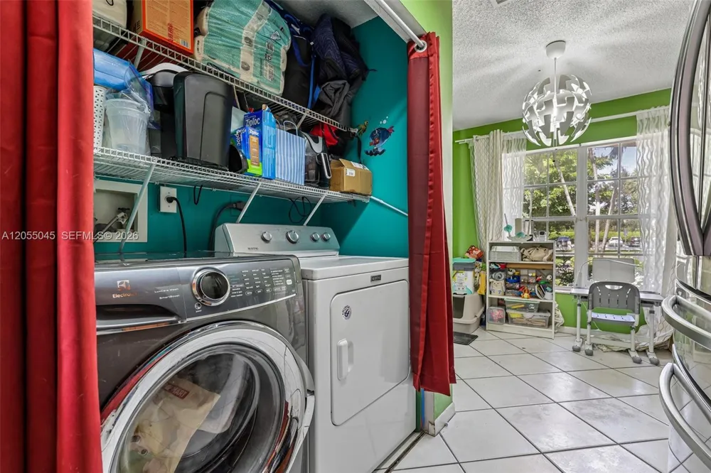 115 NW 108th Ave Pembroke Pines, FL 33026