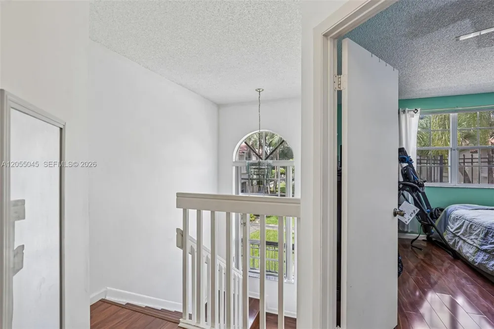 115 NW 108th Ave Pembroke Pines, FL 33026