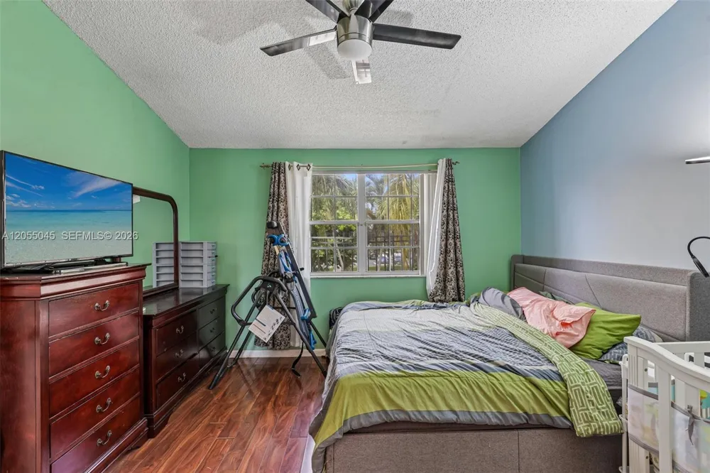 115 NW 108th Ave Pembroke Pines, FL 33026