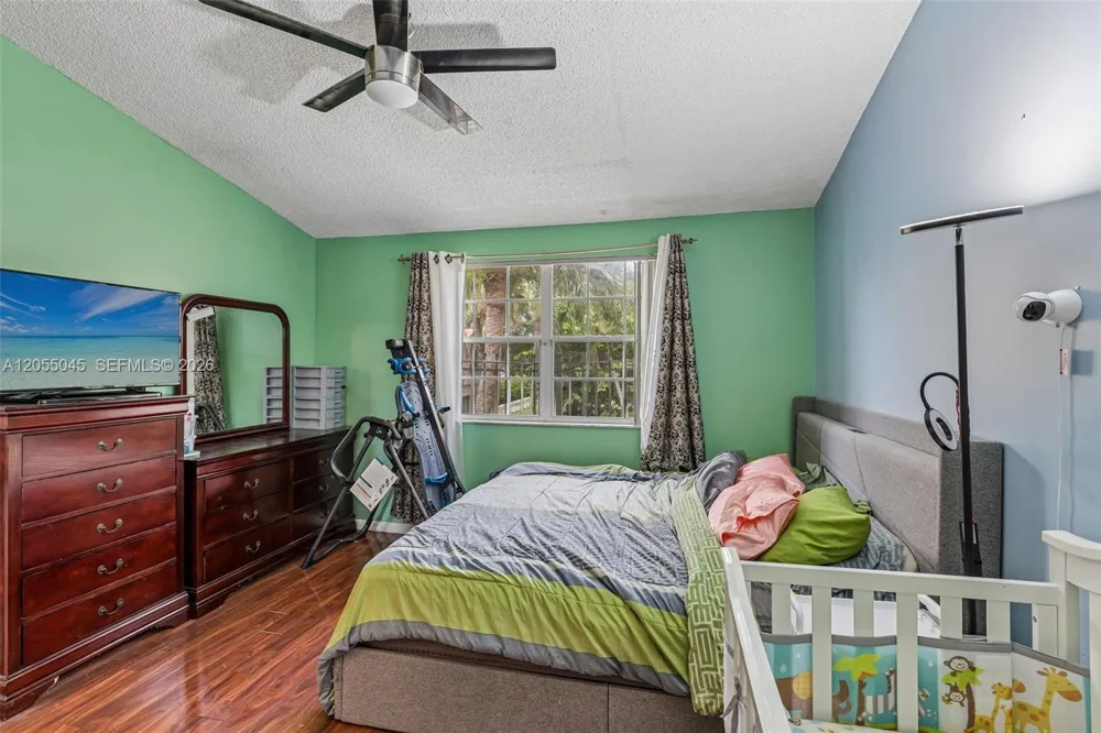 115 NW 108th Ave Pembroke Pines, FL 33026