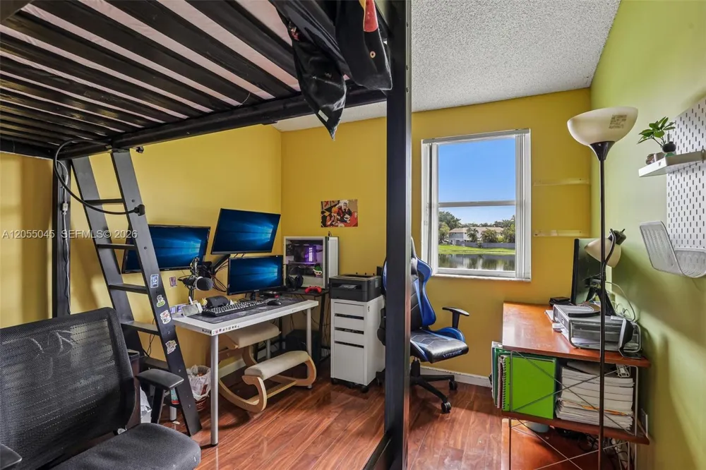 115 NW 108th Ave Pembroke Pines, FL 33026