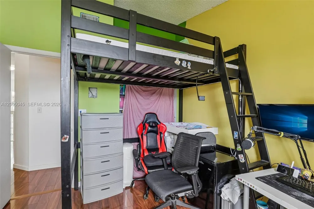 115 NW 108th Ave Pembroke Pines, FL 33026